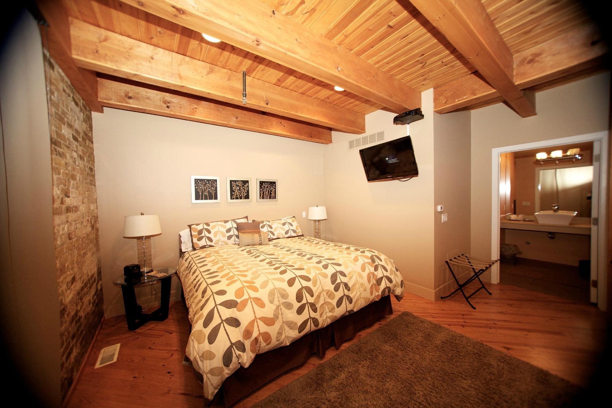 Bella Vita Spa + Suites — photo