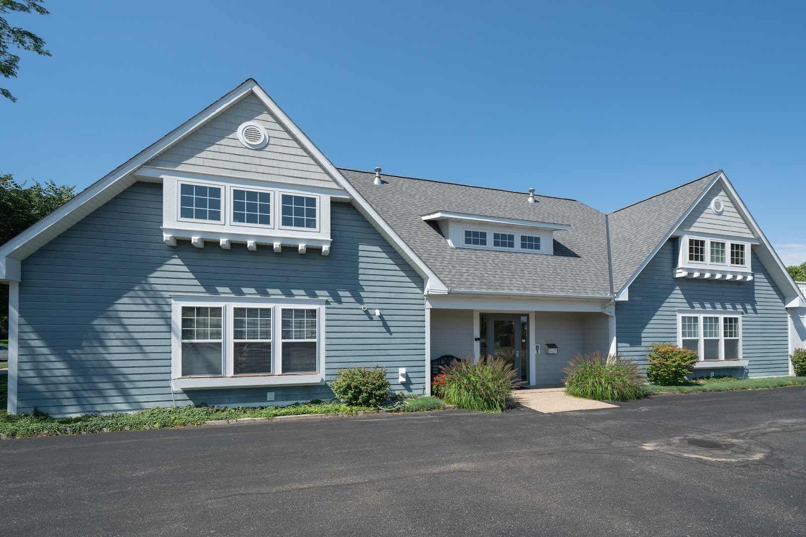 Jaqua, Realtors — photo