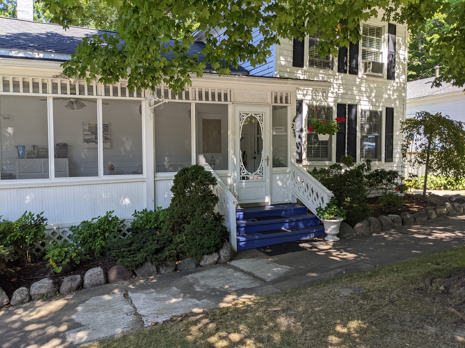 Luckystone Inn in Saugatuck