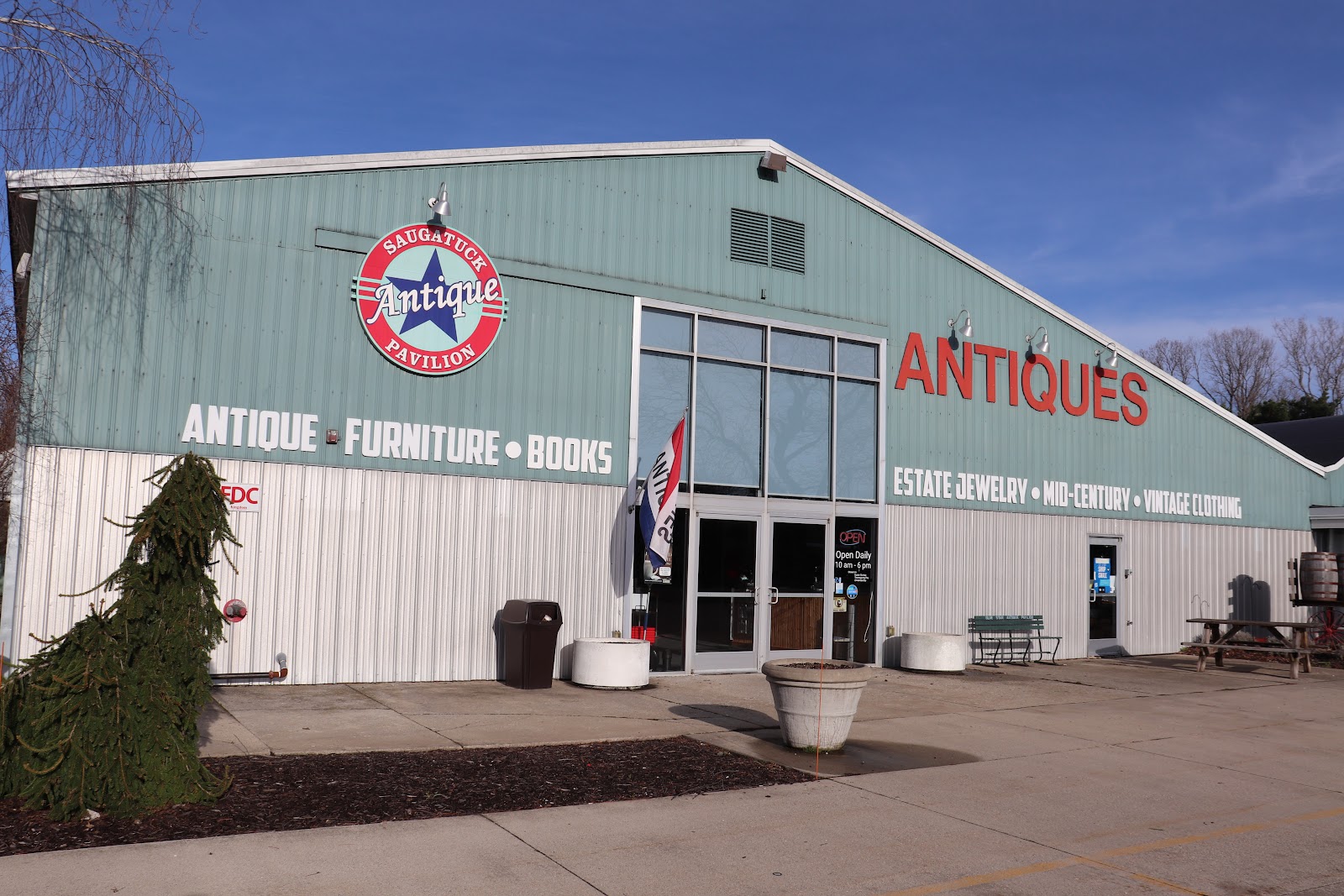 Saugatuck Antique Pavilion — photo