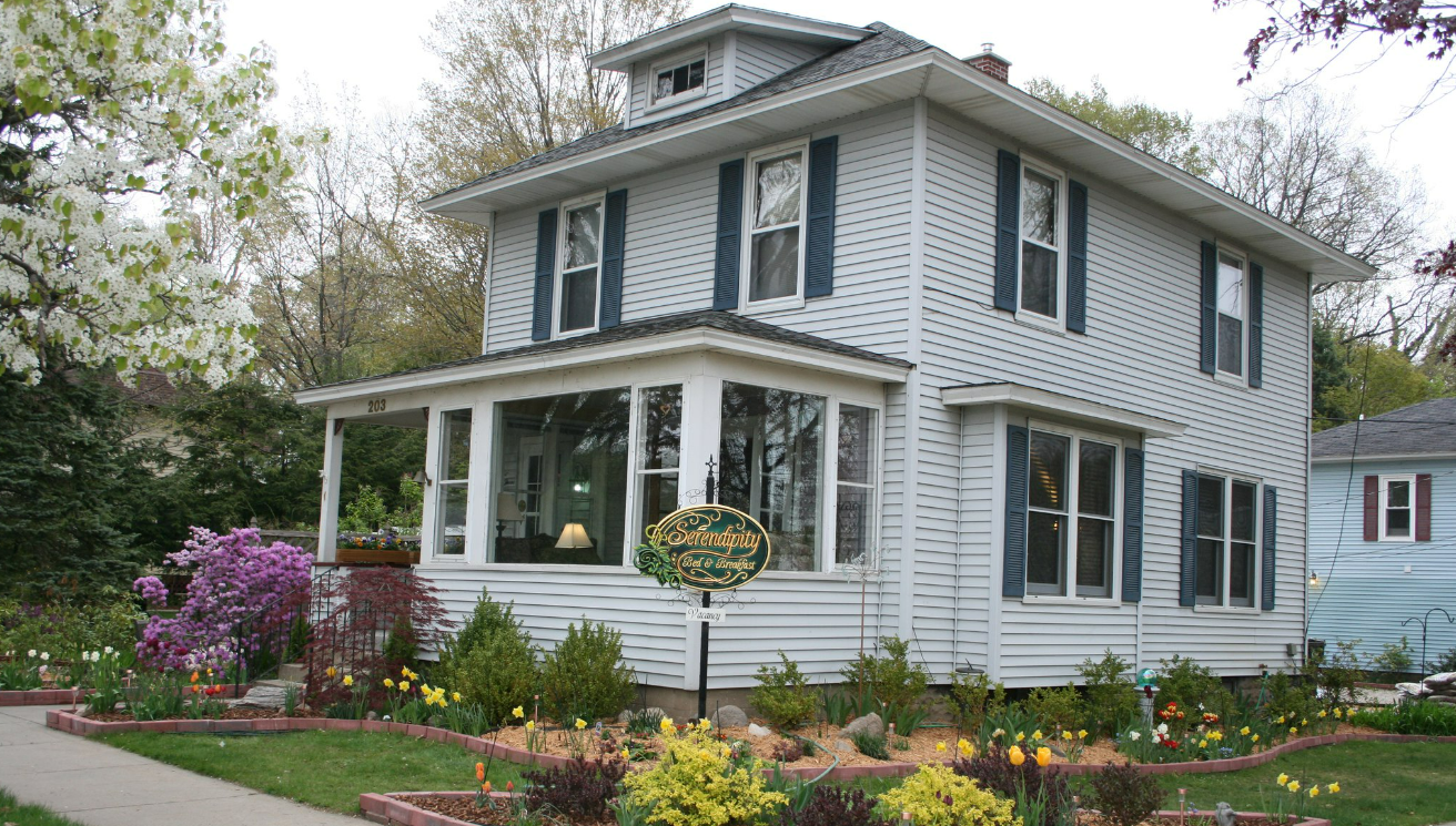 Serendipity Bed and Breakfast and Cottage in Saugatuck